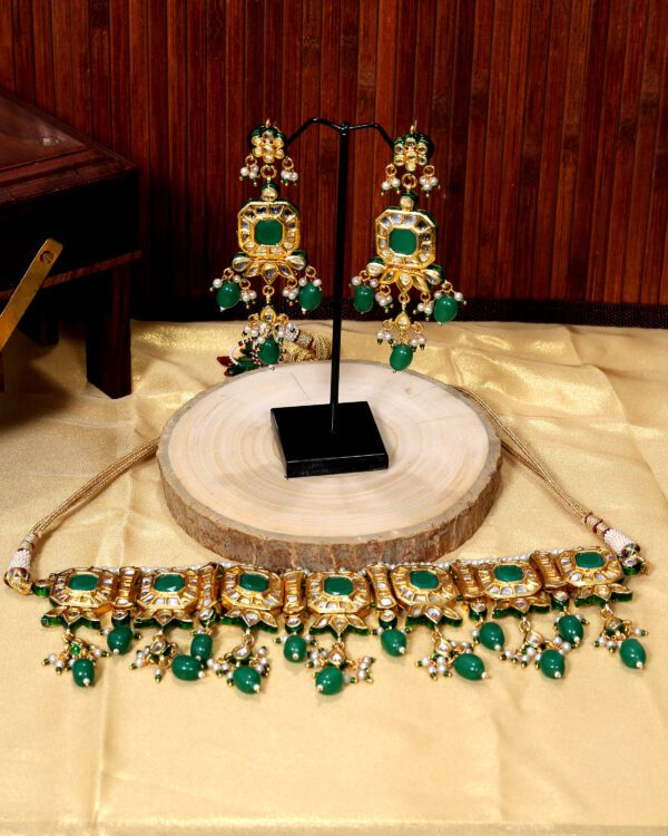 Maharani's Emerald Kundan Necklace Set