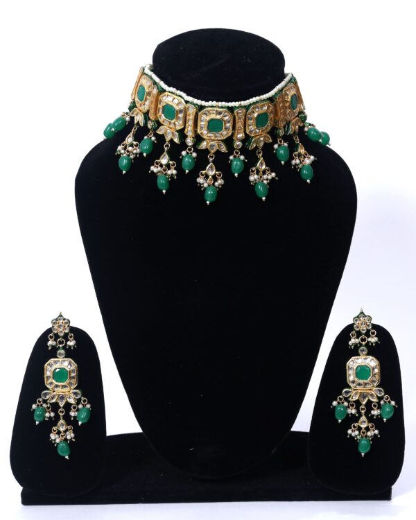 Maharani's Emerald Kundan Necklace Set